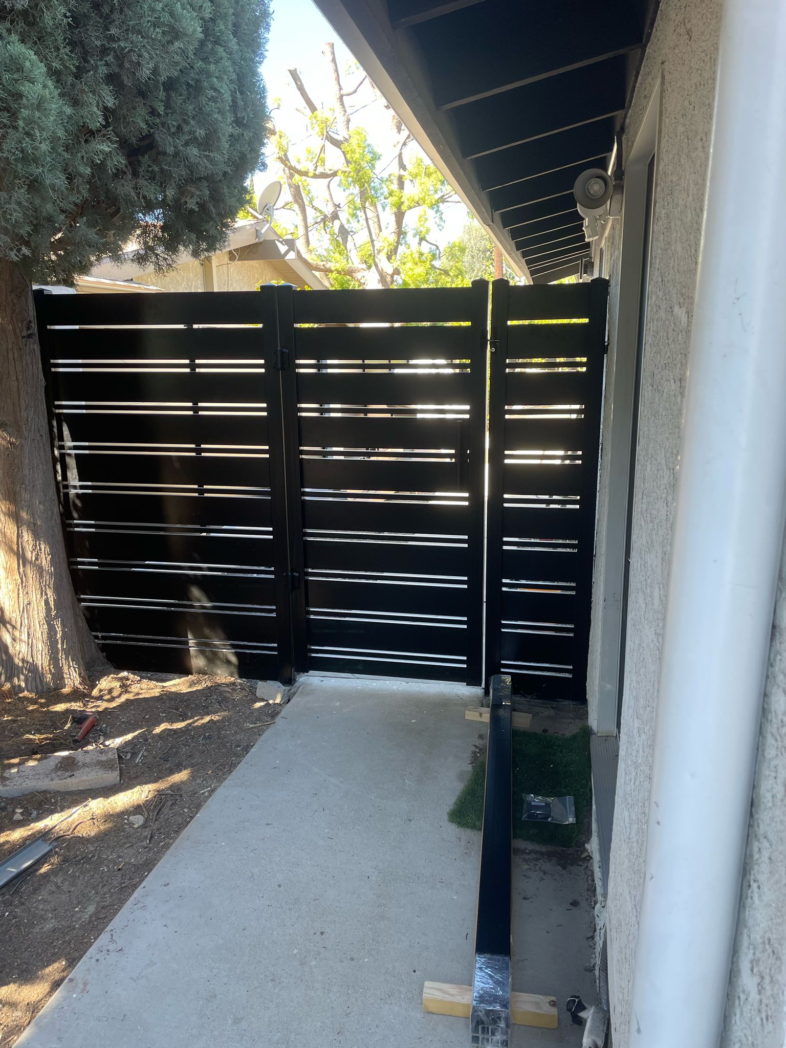 Black Aluminum side yard gate