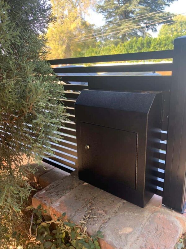 Modern black Aluminum wall topper