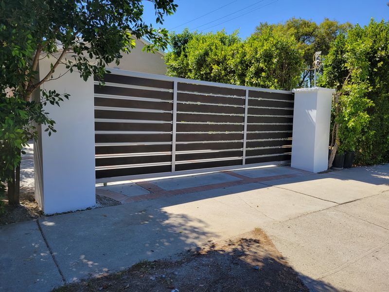 Two colors aluminum sliding gate
