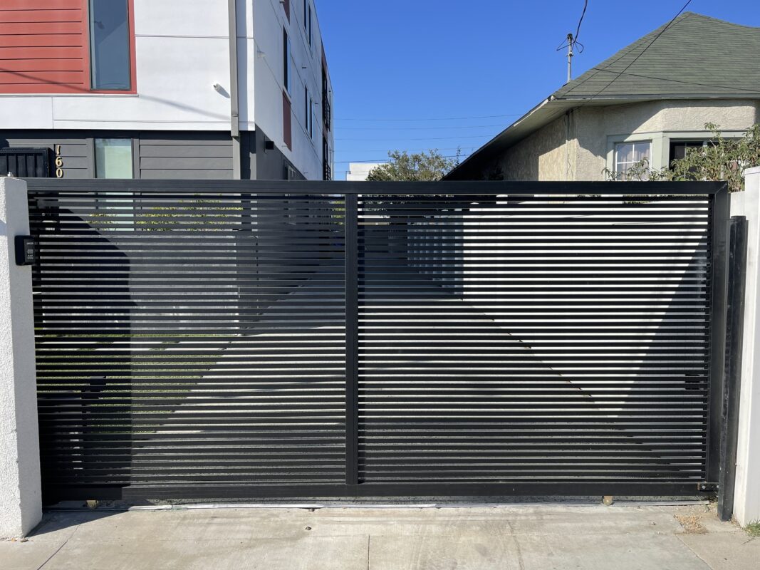 Aluminum sliding gate