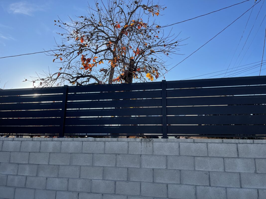 Black aluminum wall topper in Los Angeles