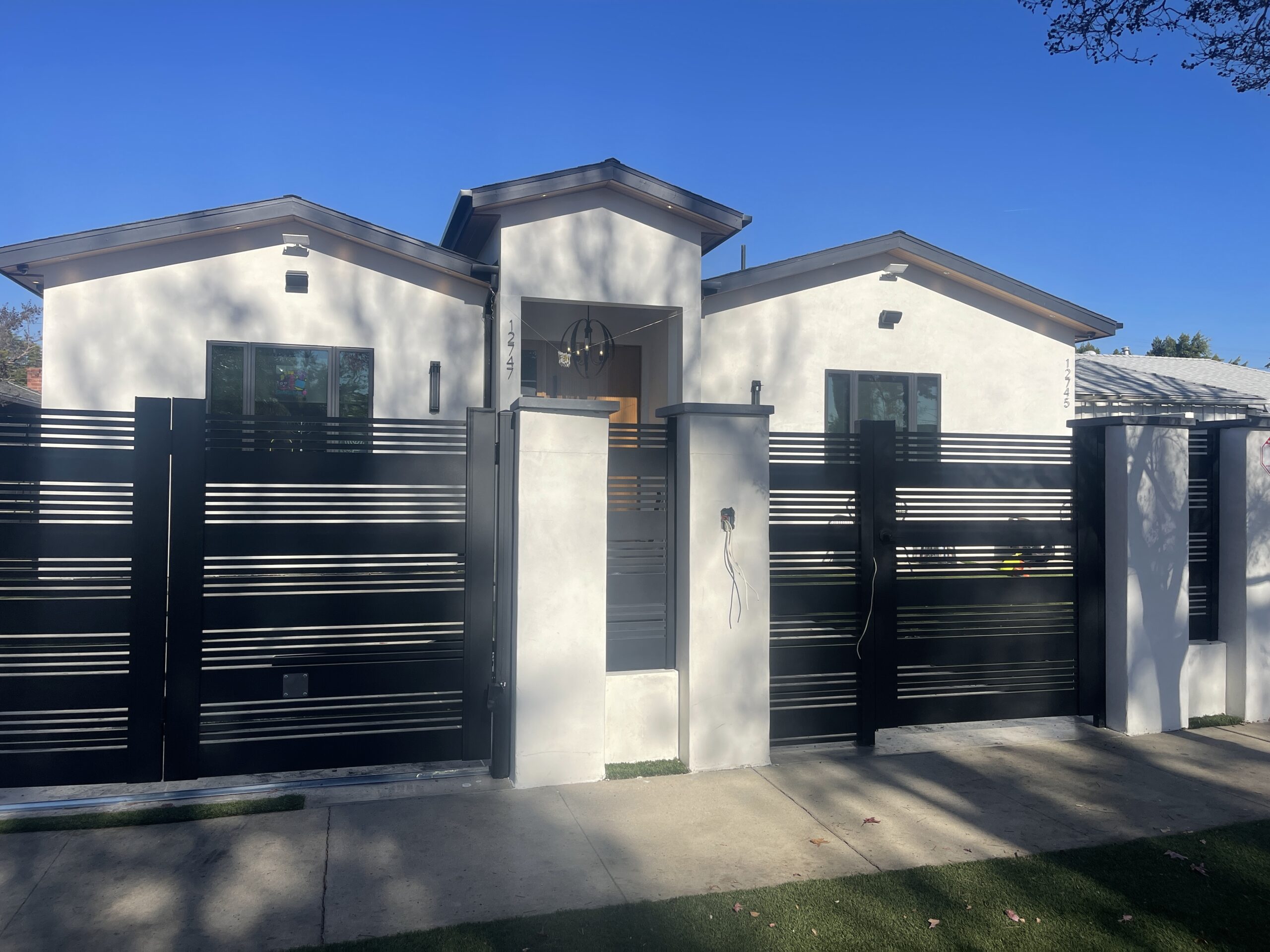 Front house fence in north HW-10