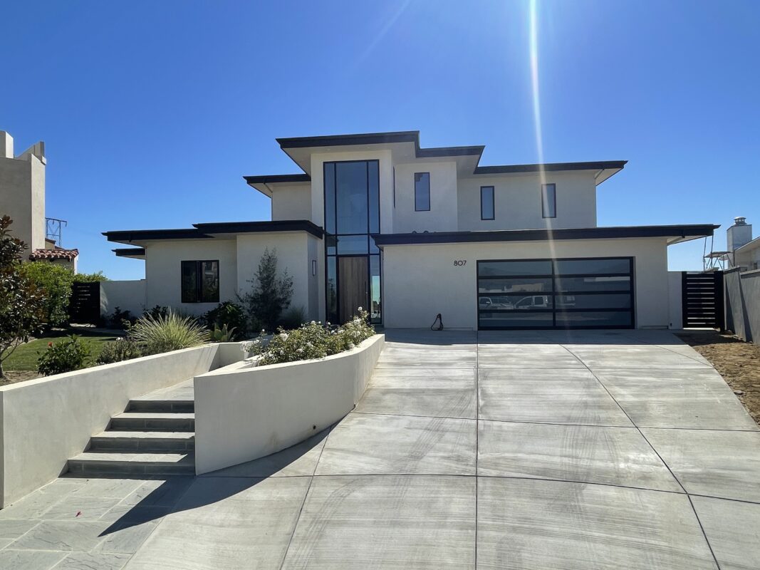 Two aluminum side gates in Ventura CA