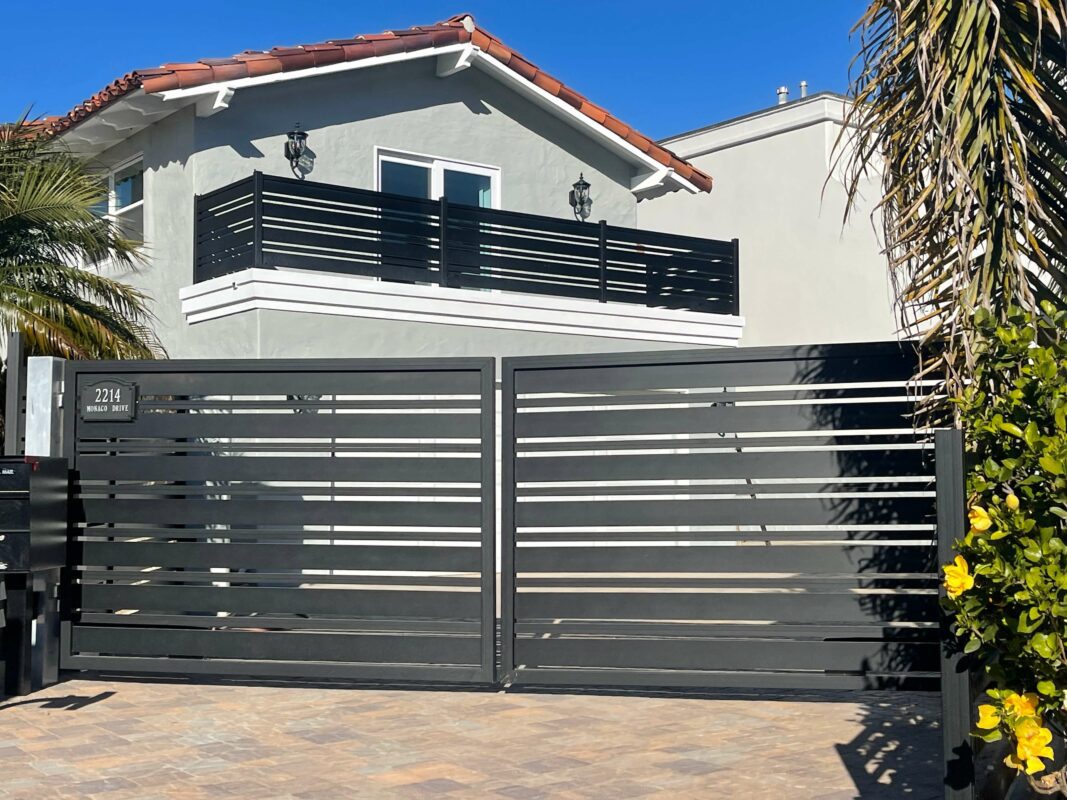 Motorized driveway gate