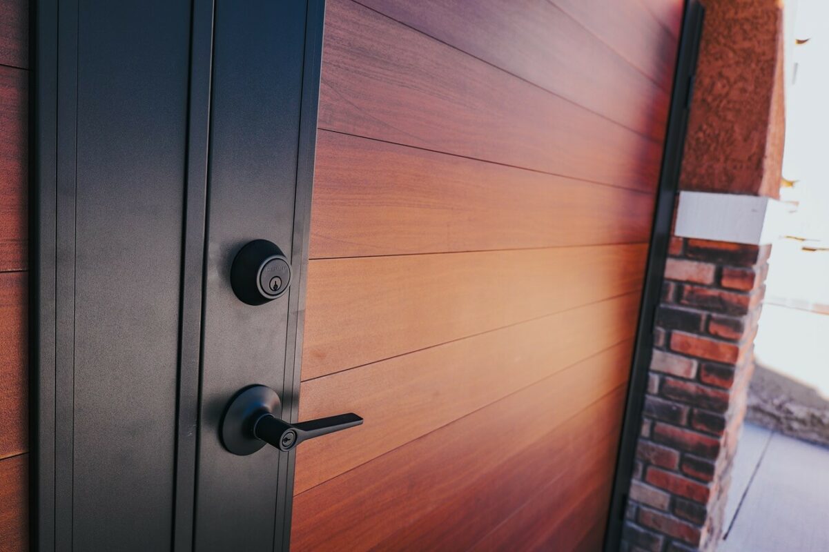 locked double swing gate from Alumission Modern Aluminum Fences & Gates