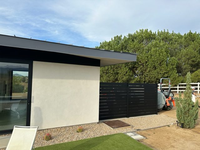 Black Aluminum Privacy Fence with Horizontal Slats