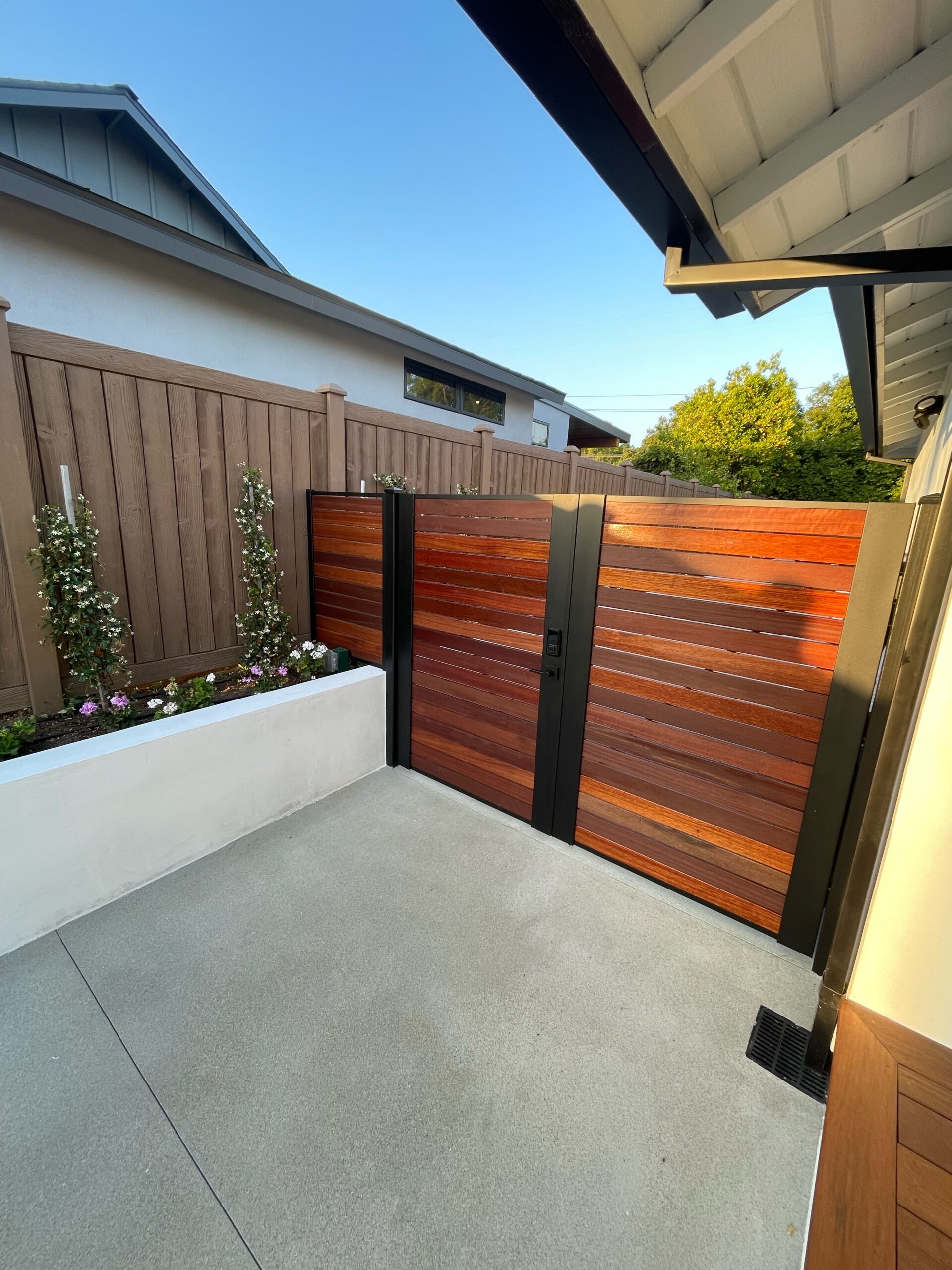 Side View Aluminum Frame and Posts with Custom Wooden Paneling