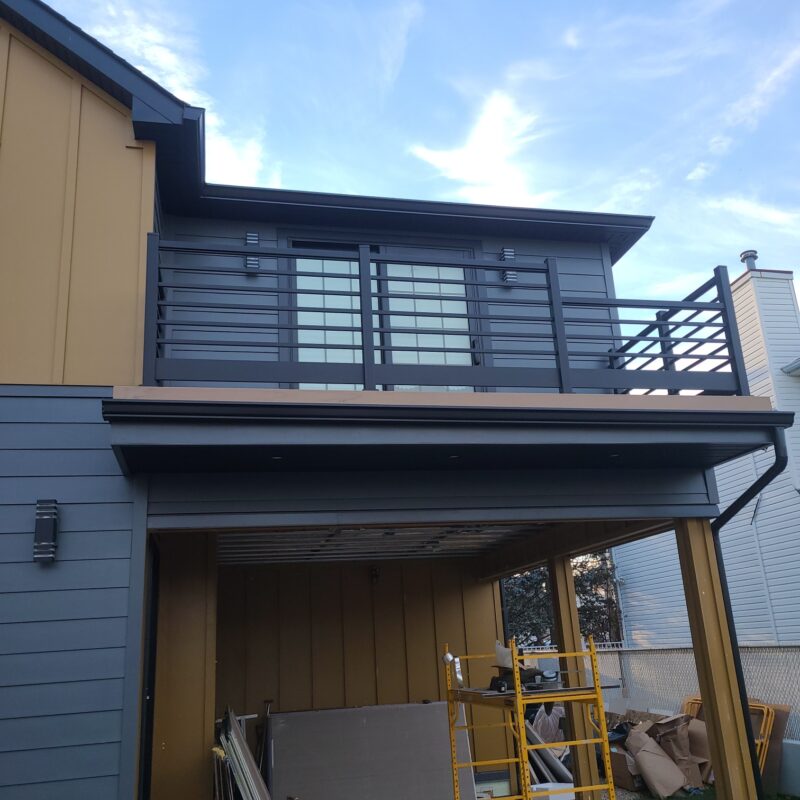 Dark Gray San Francisco Style Aluminum Railing Installed on Second Balcony