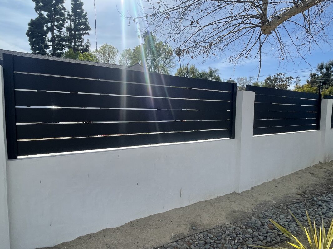 Black Wall Topper in Los Angeles Style